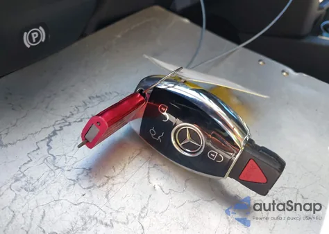 2014 Mercedes-Benz E 550 из США, поврежденный, VIN WDDKK7DF8EF258464